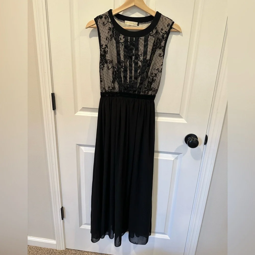 Black Dress - Picture 2 of 2